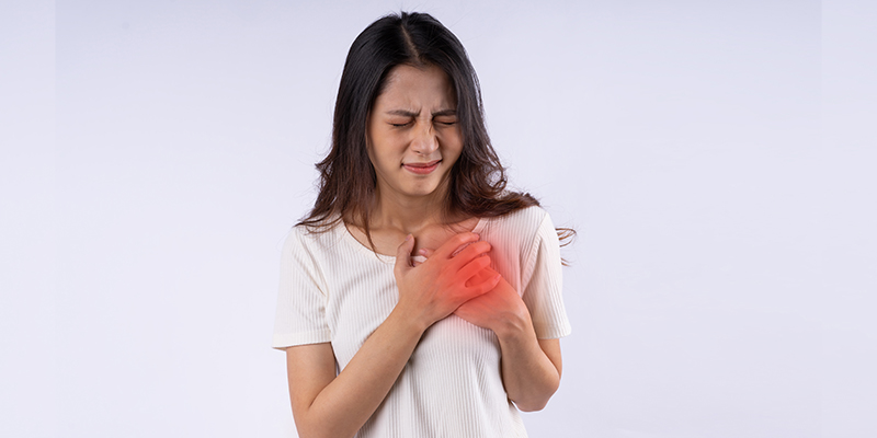 8 Warning Signs of a Heart Attack in Women